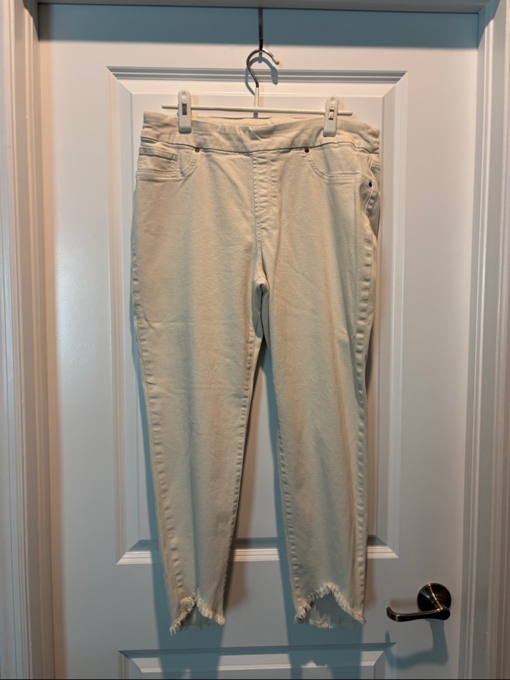 Chico's Cream  Tulip Frayed-Hem Jeggings